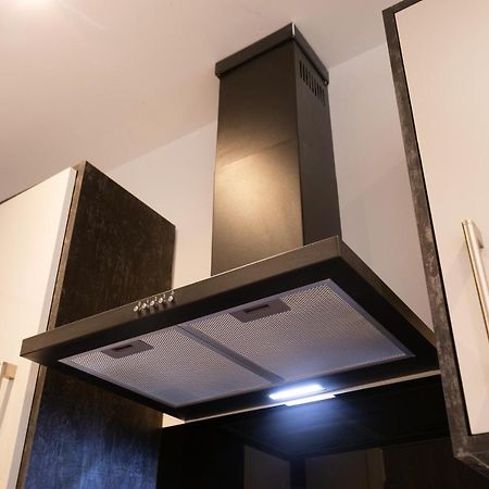 Hoemli Smart City Centre Apartment Лестер Екстер'єр фото