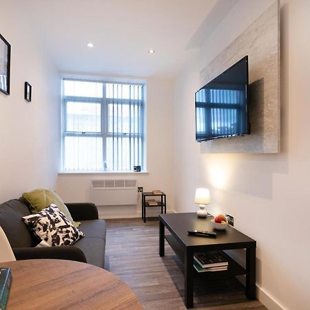 Hoemli Smart City Centre Apartment Лестер Екстер'єр фото