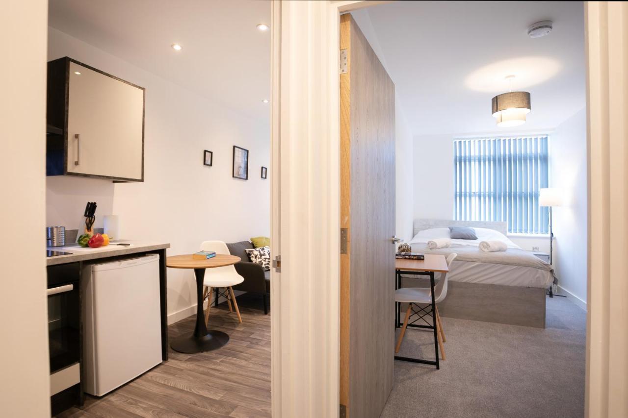 Hoemli Smart City Centre Apartment Лестер Екстер'єр фото