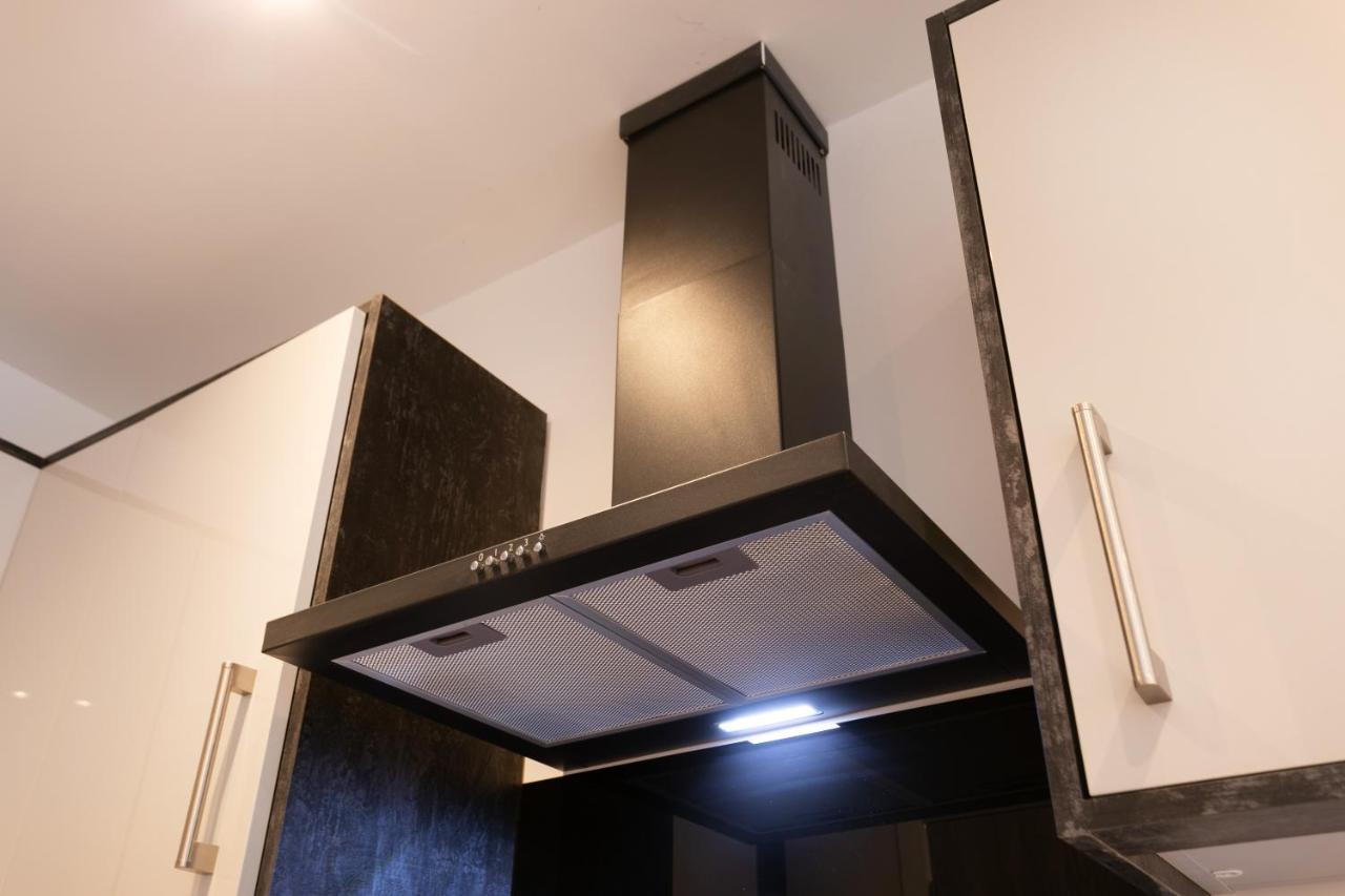 Hoemli Smart City Centre Apartment Лестер Екстер'єр фото