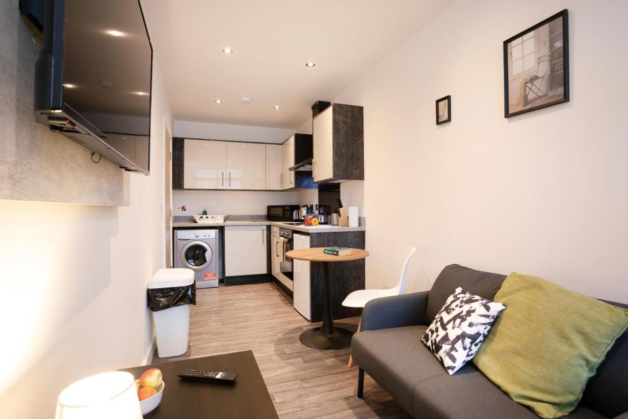 Hoemli Smart City Centre Apartment Лестер Екстер'єр фото