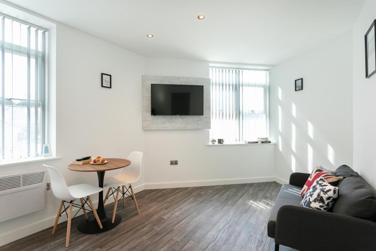 Hoemli Smart City Centre Apartment Лестер Екстер'єр фото