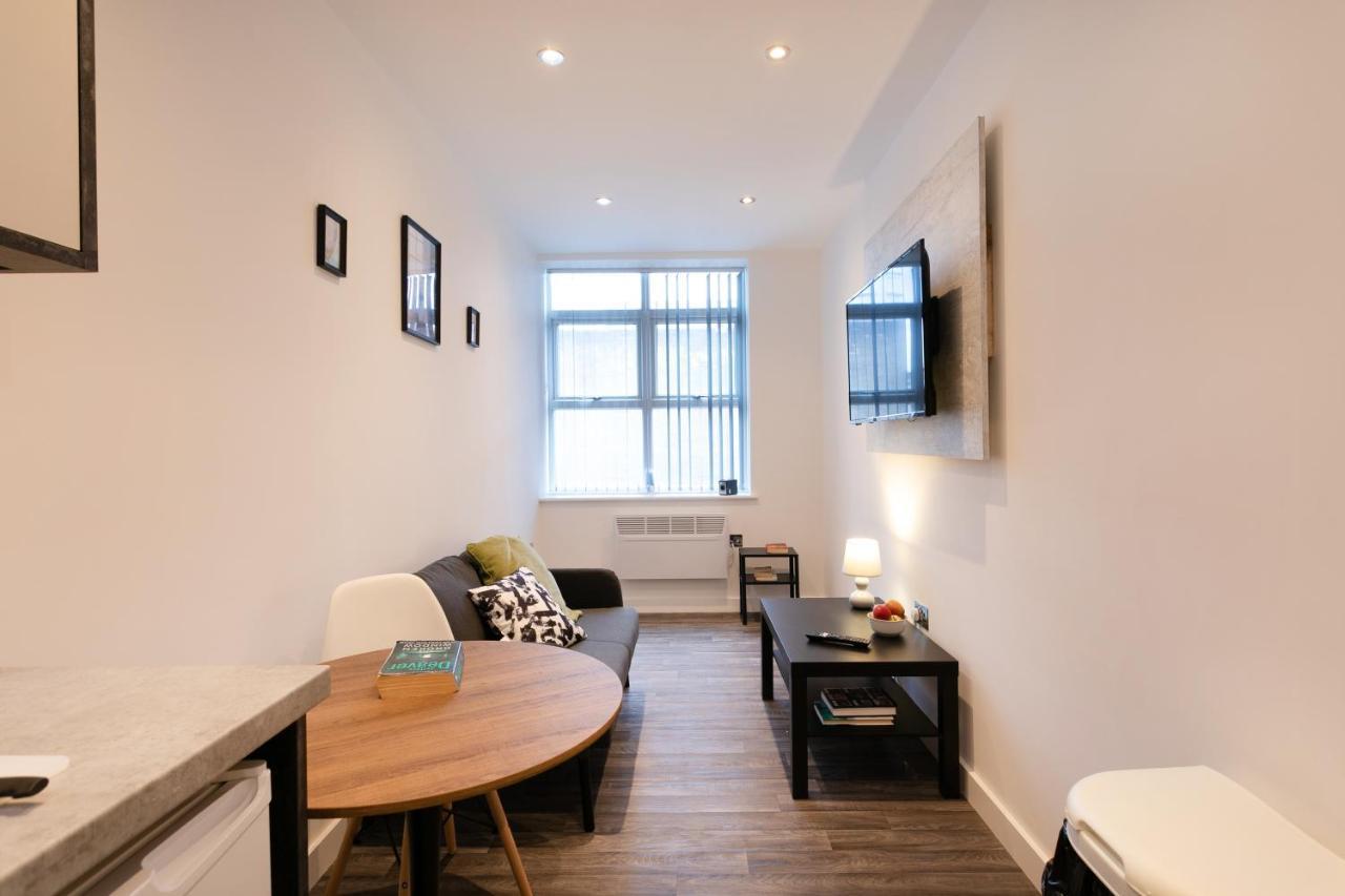Hoemli Smart City Centre Apartment Лестер Екстер'єр фото