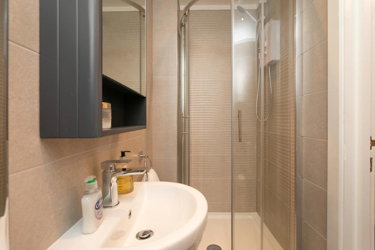 Hoemli Smart City Centre Apartment Лестер Екстер'єр фото