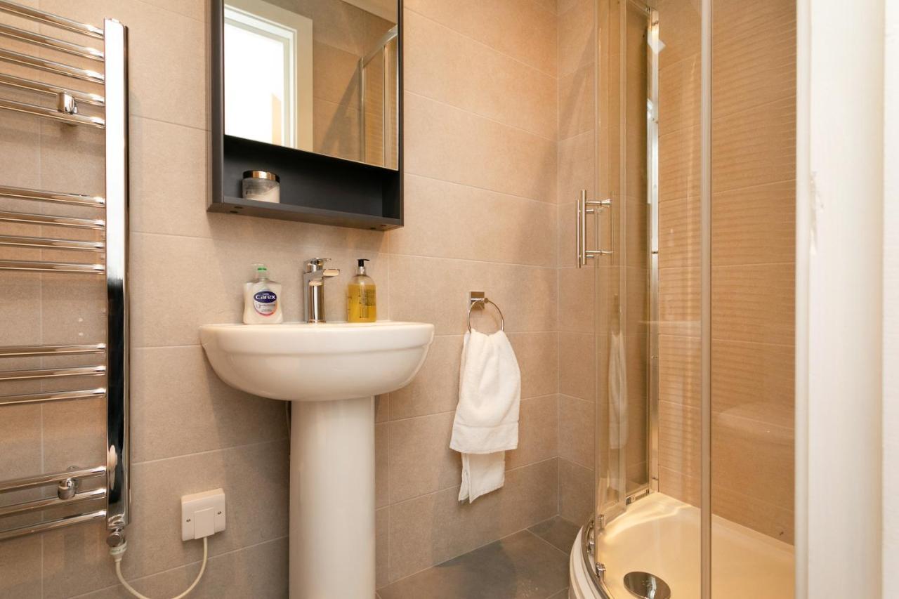 Hoemli Smart City Centre Apartment Лестер Екстер'єр фото