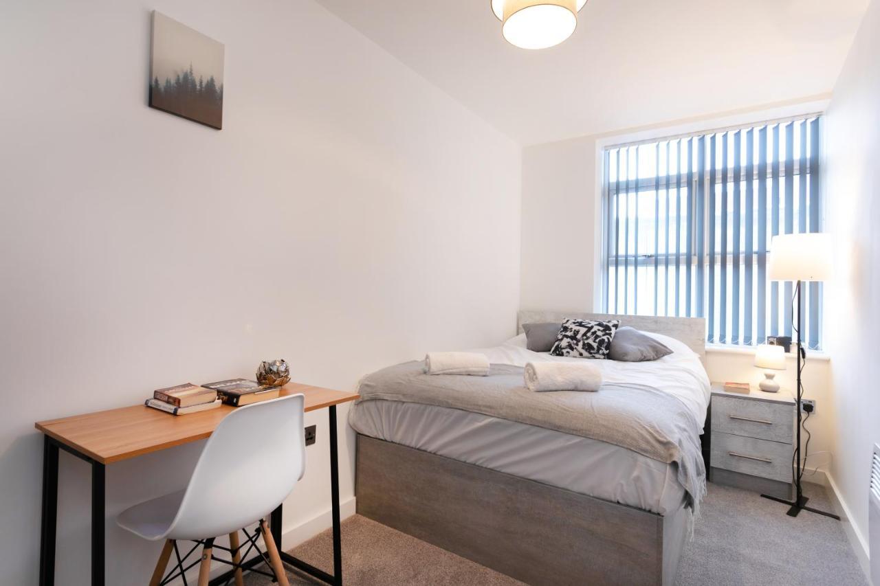 Hoemli Smart City Centre Apartment Лестер Екстер'єр фото
