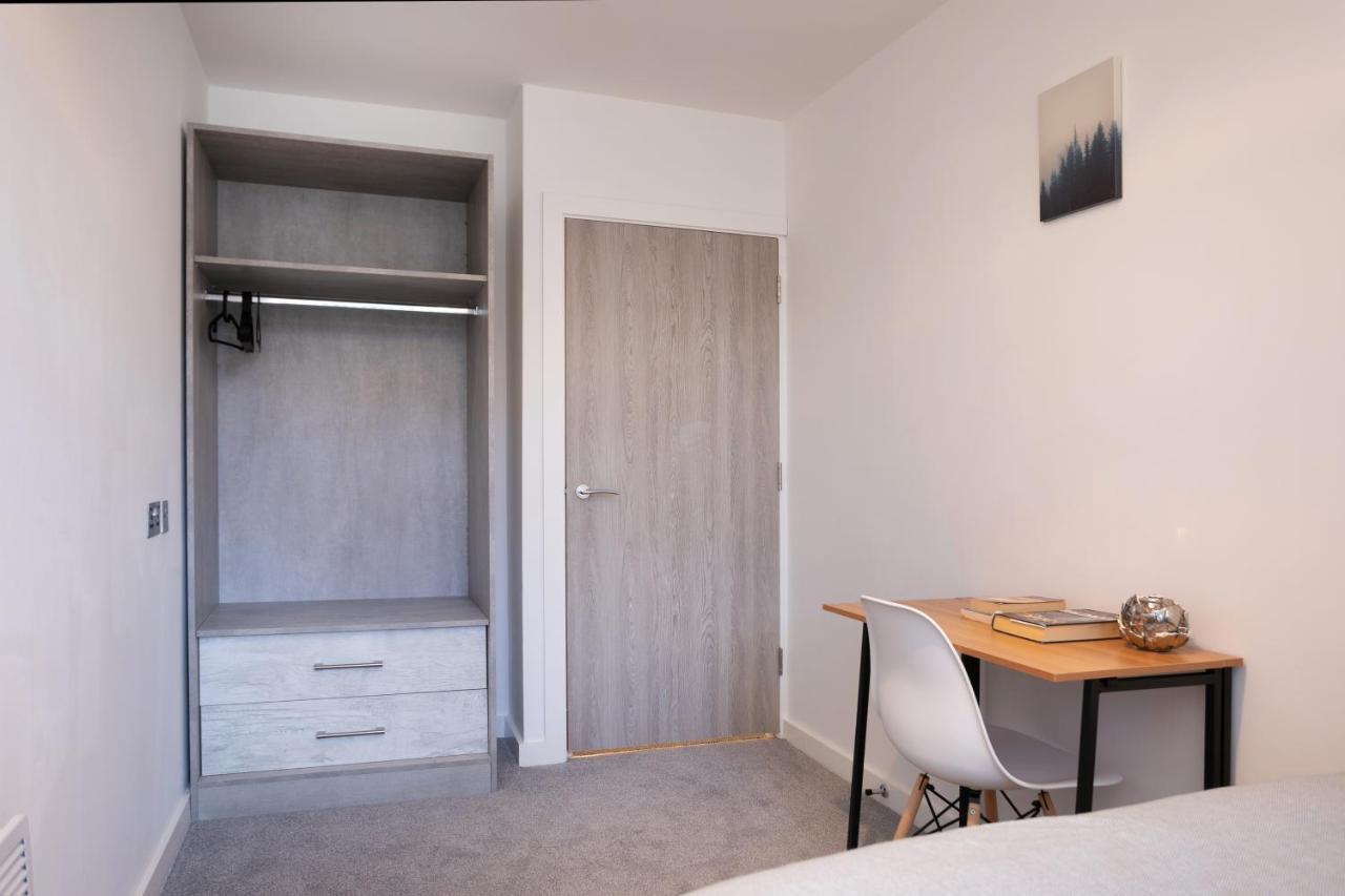 Hoemli Smart City Centre Apartment Лестер Екстер'єр фото