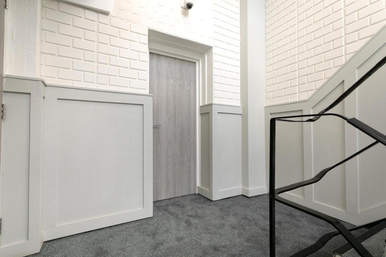 Hoemli Smart City Centre Apartment Лестер Екстер'єр фото