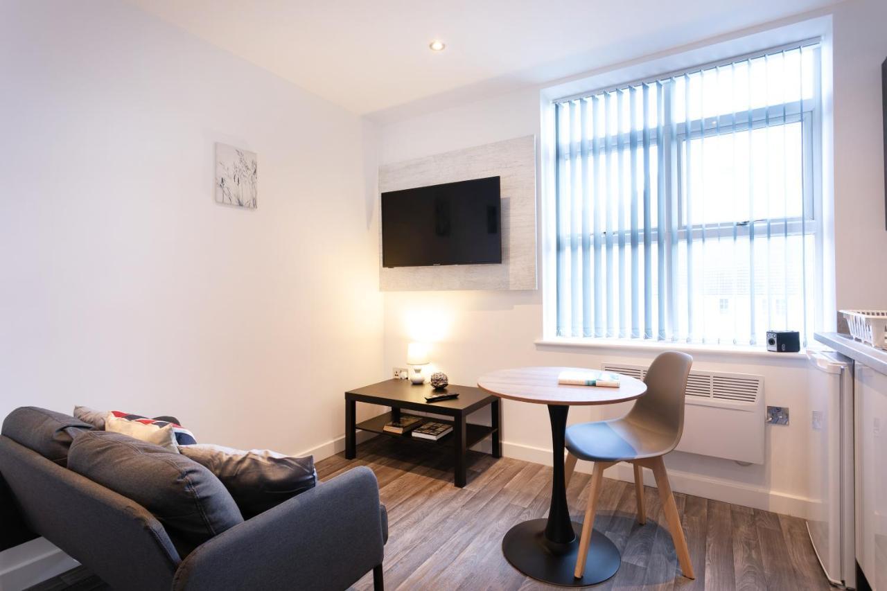 Hoemli Smart City Centre Apartment Лестер Екстер'єр фото
