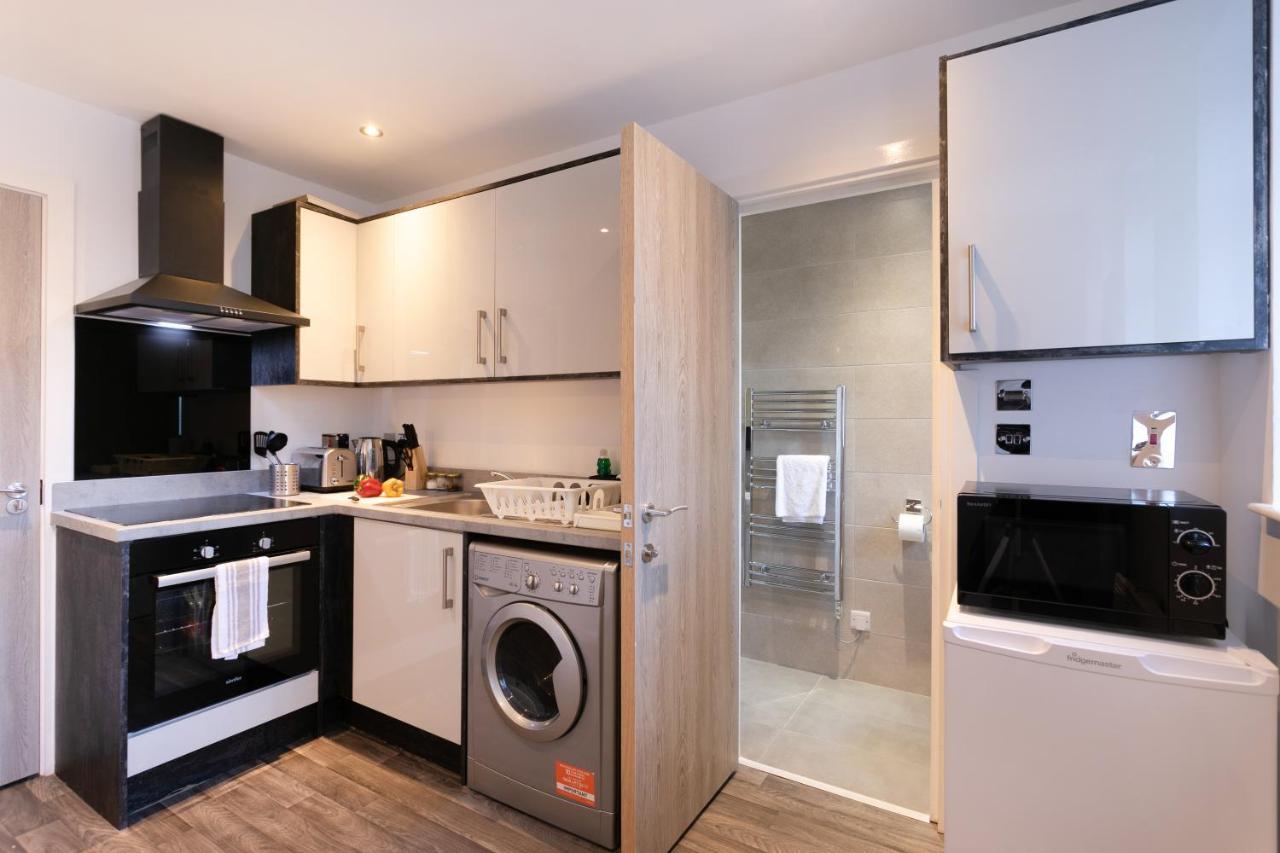 Hoemli Smart City Centre Apartment Лестер Екстер'єр фото