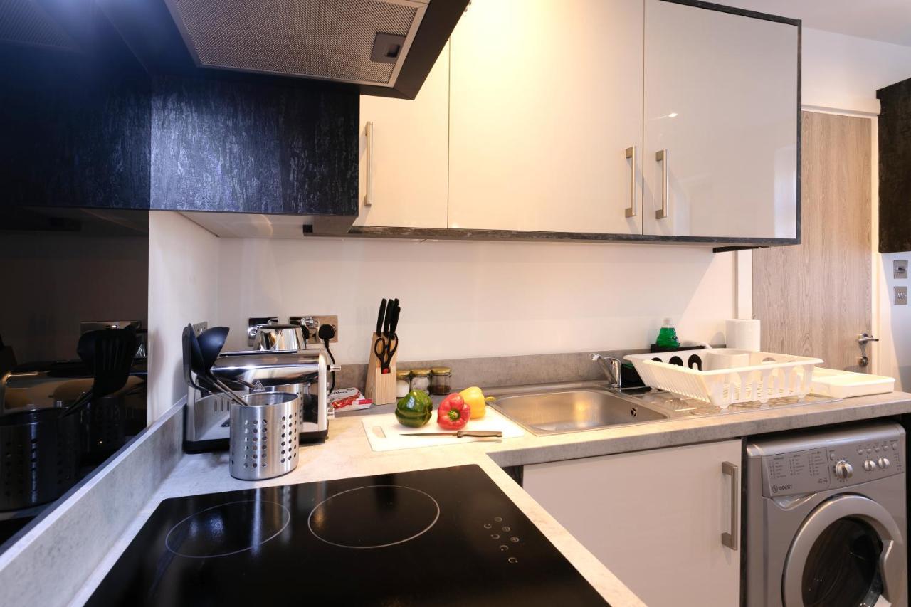 Hoemli Smart City Centre Apartment Лестер Екстер'єр фото