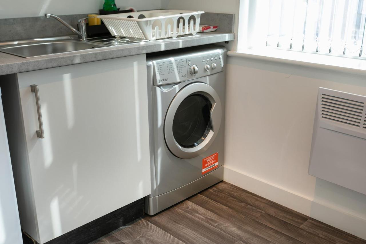 Hoemli Smart City Centre Apartment Лестер Екстер'єр фото