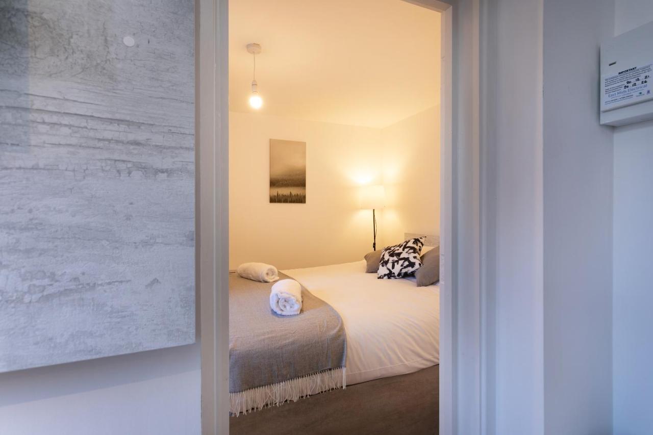 Hoemli Smart City Centre Apartment Лестер Екстер'єр фото