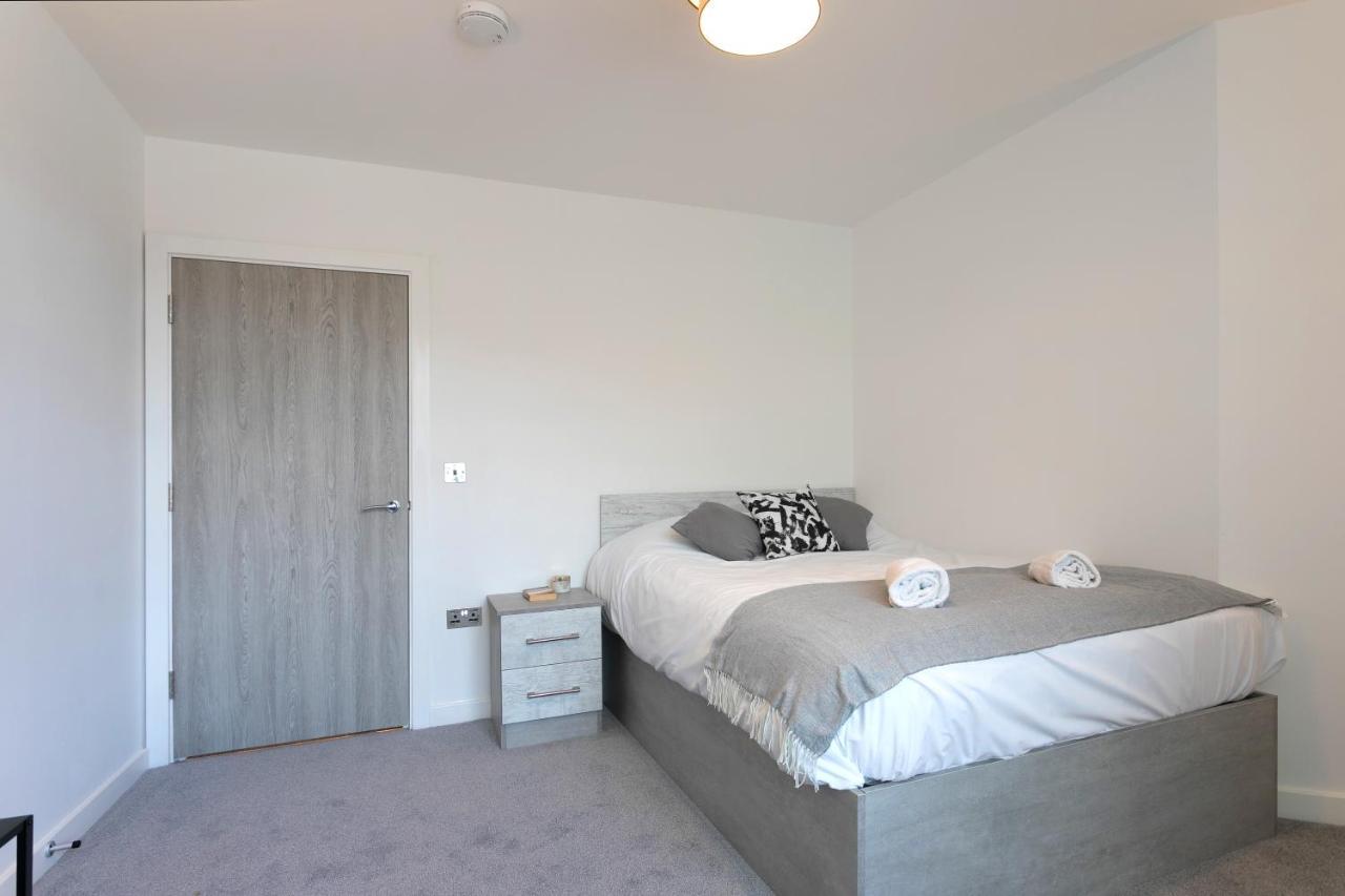 Hoemli Smart City Centre Apartment Лестер Екстер'єр фото