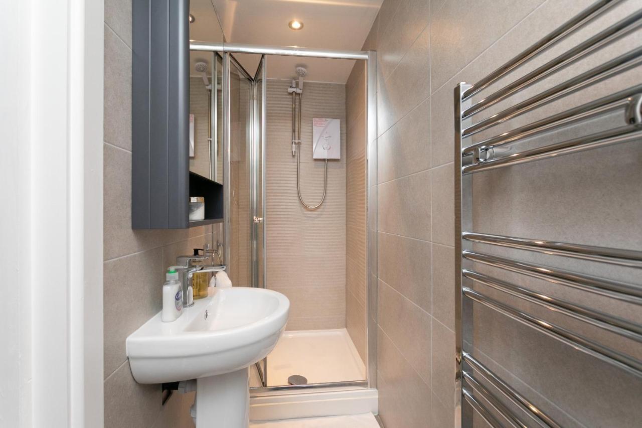 Hoemli Smart City Centre Apartment Лестер Екстер'єр фото