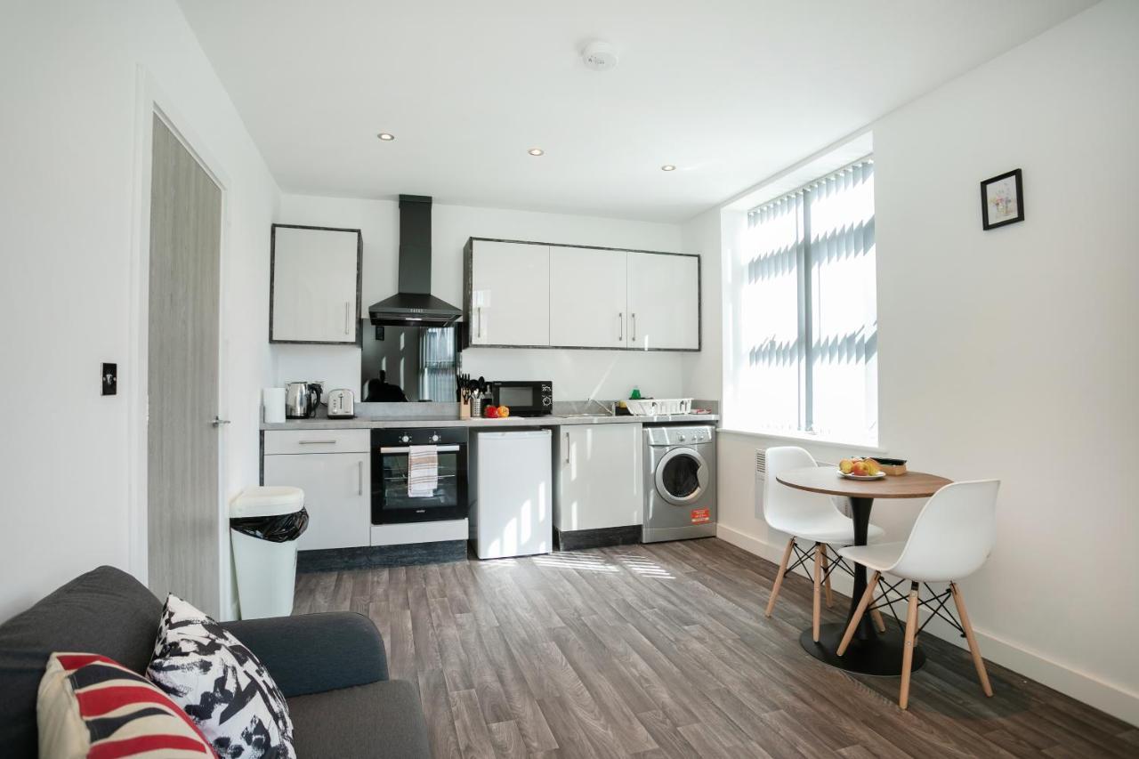 Hoemli Smart City Centre Apartment Лестер Екстер'єр фото