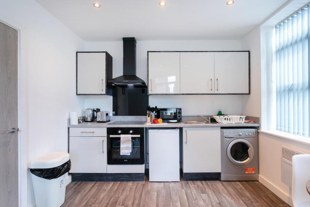 Hoemli Smart City Centre Apartment Лестер Екстер'єр фото