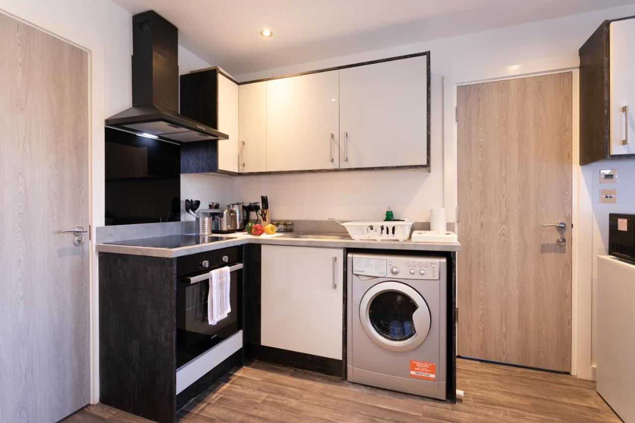 Hoemli Smart City Centre Apartment Лестер Екстер'єр фото