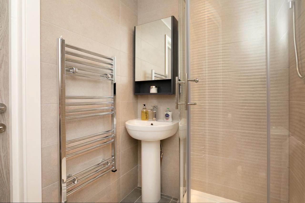 Hoemli Smart City Centre Apartment Лестер Екстер'єр фото