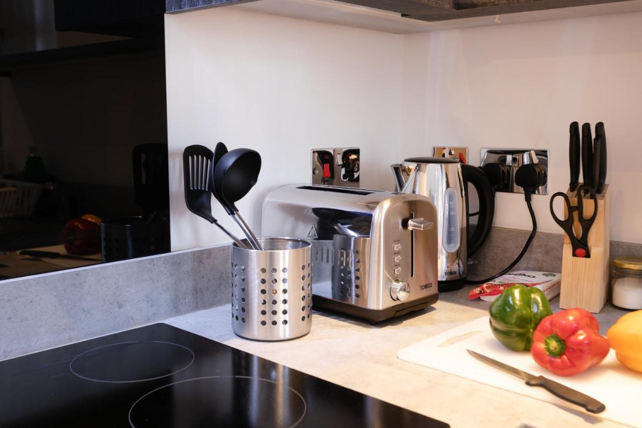 Hoemli Smart City Centre Apartment Лестер Екстер'єр фото